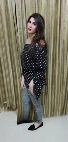 Diya Khanna — 2 / 3