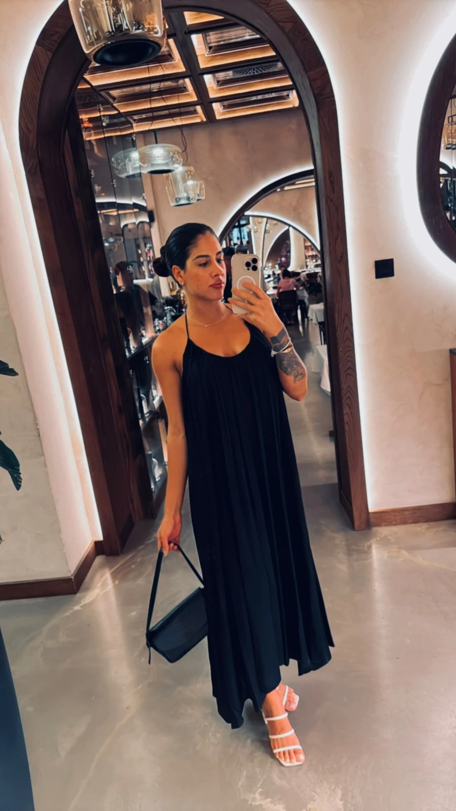 Laura — 9 / 13