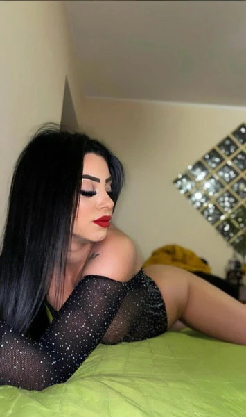 Emma — 2 / 6