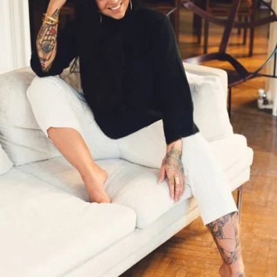 Jocelyn Mae, Escort, Lisbon