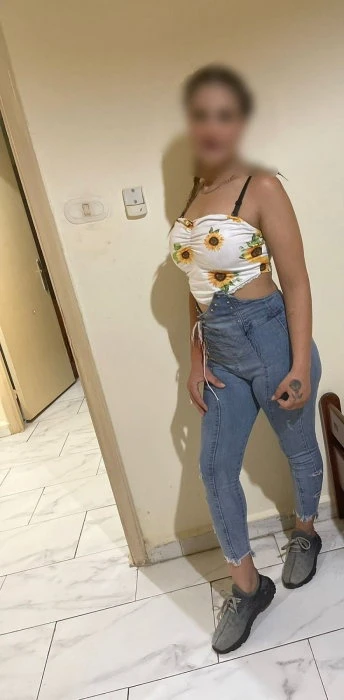 Manal, Escort, Beirut