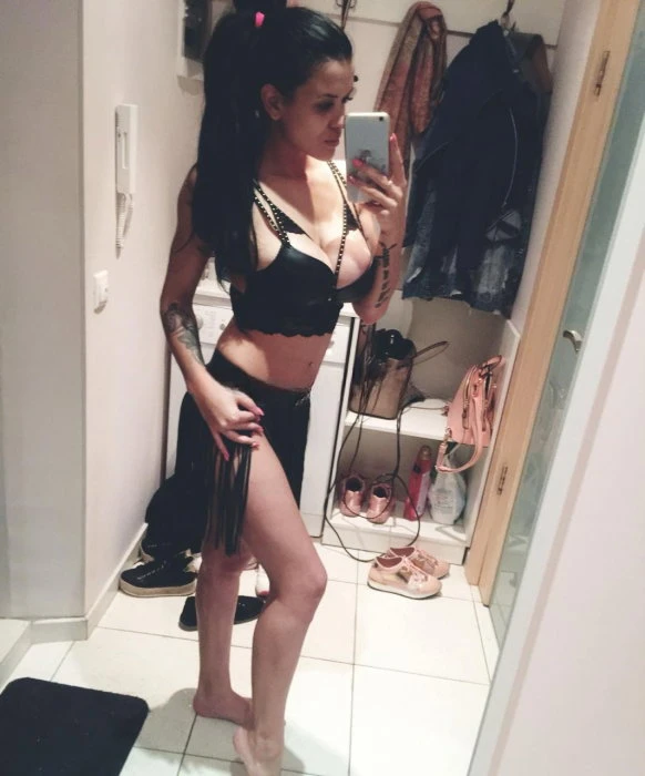 Milana — 6 / 9