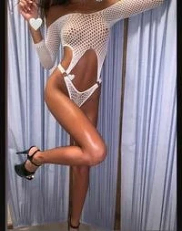 Andrea 001 — 1 / 8