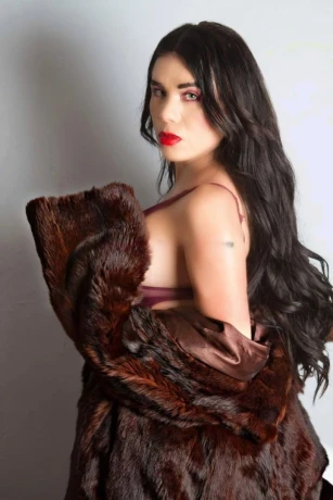 Zoe Ferrer — 4 / 12