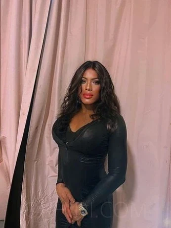 Brandneu TS Mistress Donatella — 16 / 18