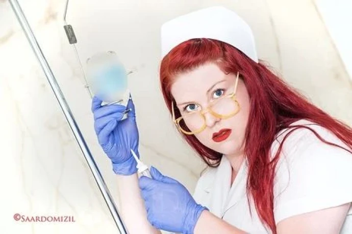 Miss Kinky La Rouge / Fr. Dr. La Rouge — 5 / 11