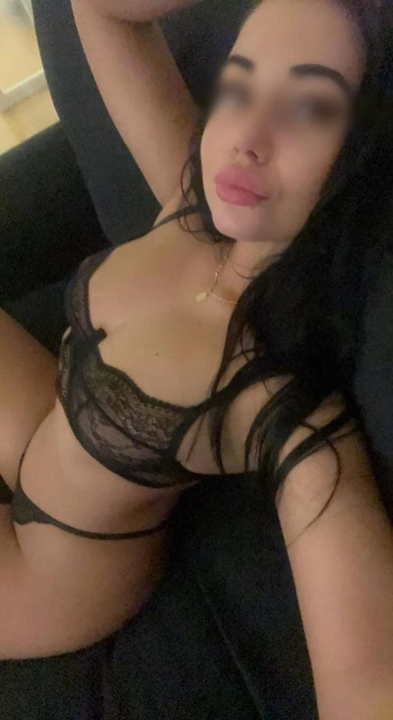 Maya Xx — 2 / 4