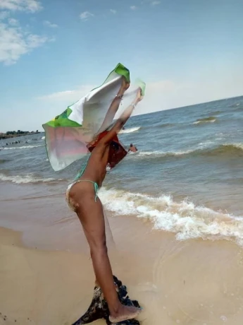 Julie Love — 4 / 6