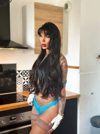 Bella LATINA — 3 / 12