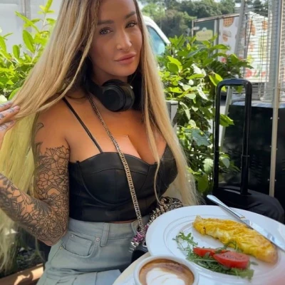 Daisy Lee Pornstar, Escort, Prague