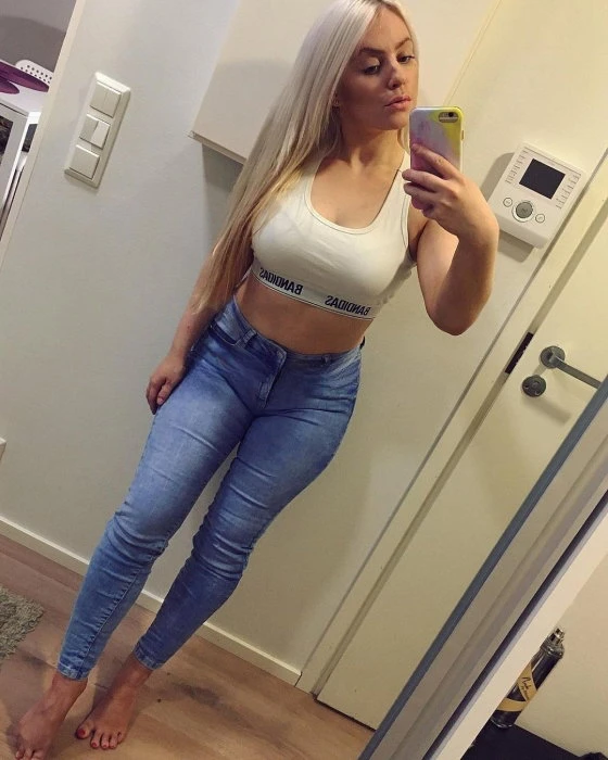 Annabella, Escort, Vancouver
