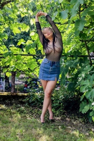 Ella Das Junge Unerfahrene Girl — 1 / 3