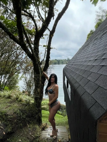 Alejandra Ts — 1 / 12