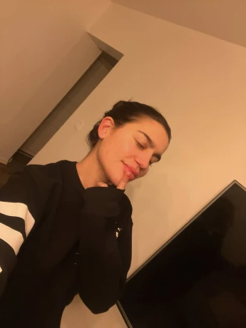 Jacqueline — 7 / 10