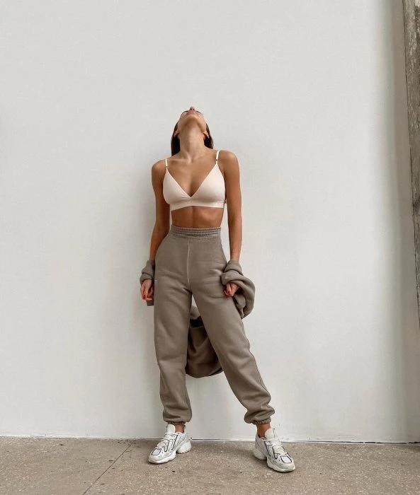 Michelle — 2 / 3