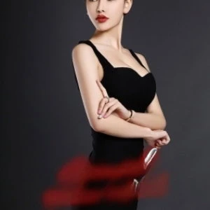 Elina — 2 / 3