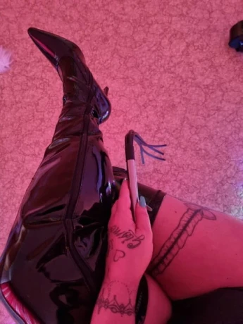 Curvy Sunny — 14 / 17