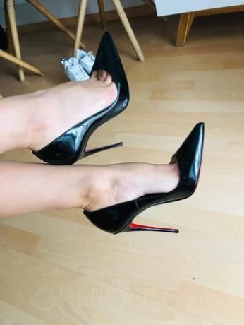 ADA -! Fußerotik Expertin- — 9 / 20