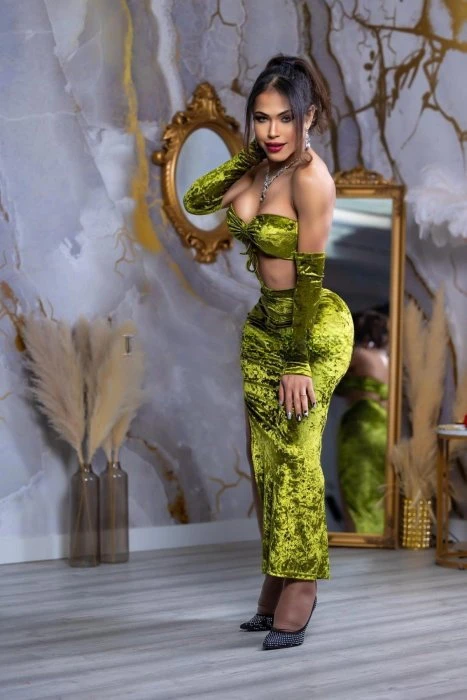 Luana — 7 / 9