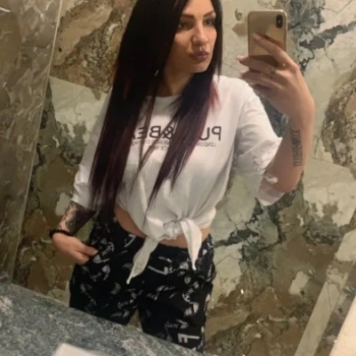 Lara, Escort, Ararat