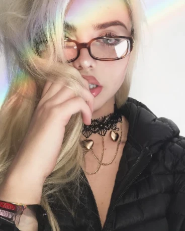 Franny Lis — 1 / 4