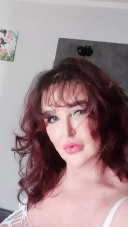 Maggy Milf Aus Ungarn Privat Diskret — 1 / 12