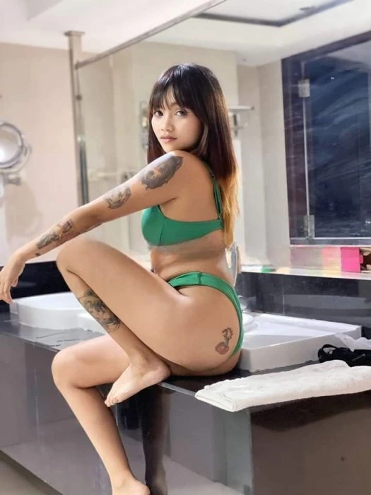Aya — 4 / 5