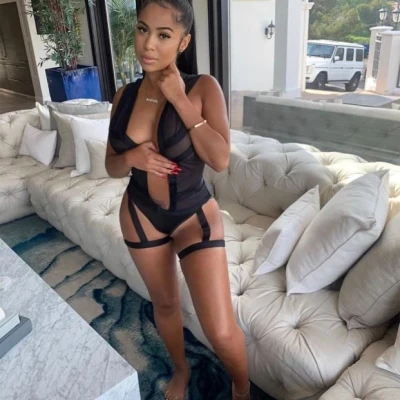 Cherry, Escort, Muscat