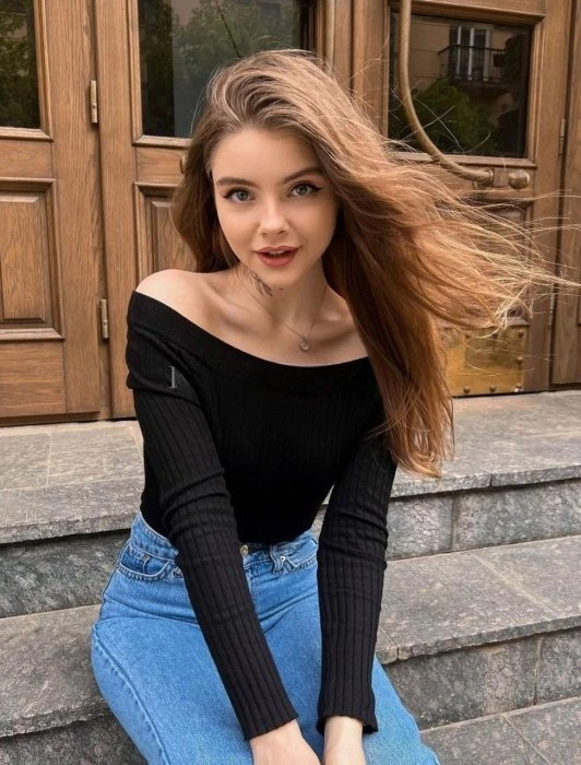 Agda, Escort, Paris