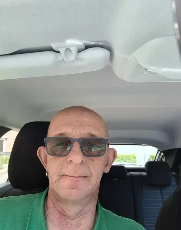 Deze High Quality Male Escorte — 1 / 3