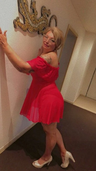 Sziszi Ganz Neu, Escort, Stuttgart