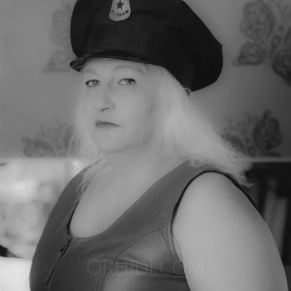 DEUTSCHE LADY SONJA — 2 / 3
