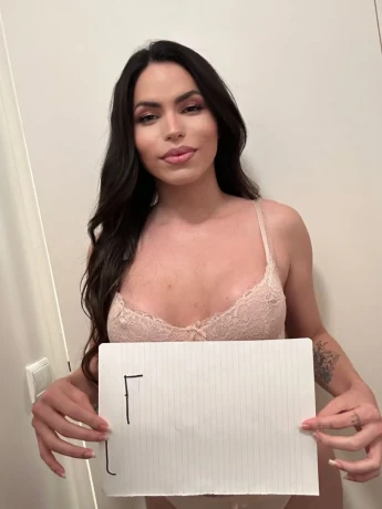 Livia Guevara — 2 / 12