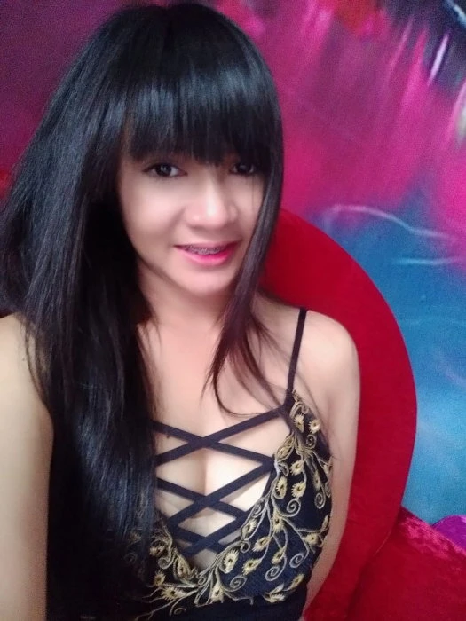 Yuna, Escort, Muscat