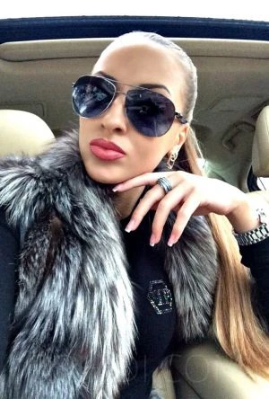 İndila, Escort, Istanbul