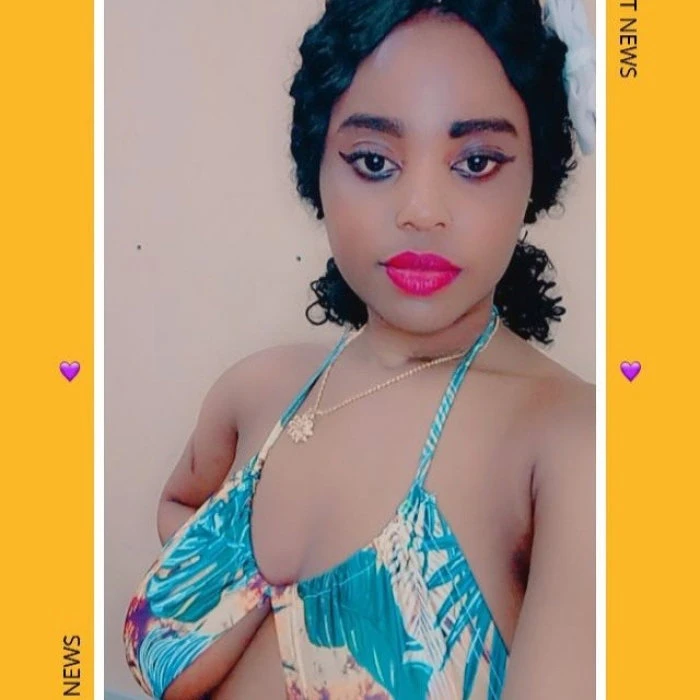 Eva Abby — 4 / 5