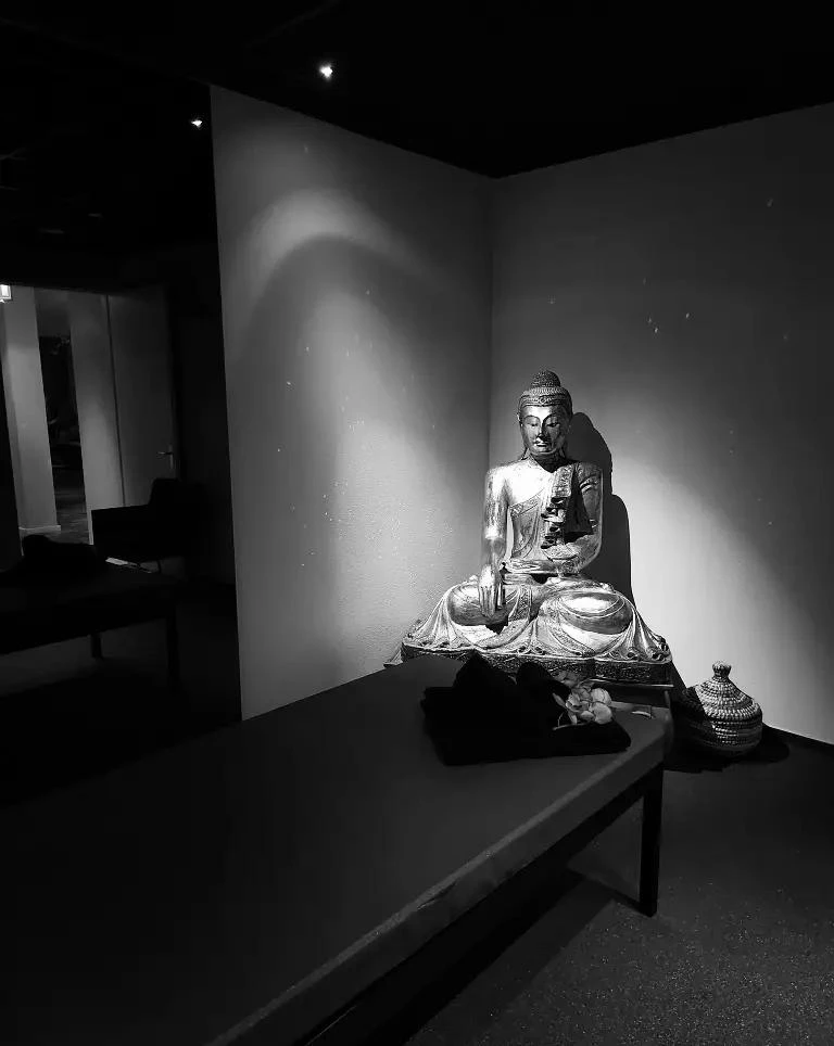 4 Hands Massage — 5 / 8