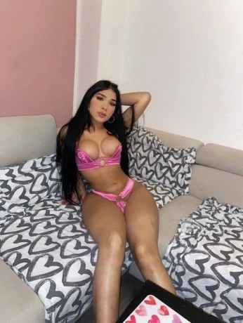 TS Mia Mega — 5 / 23