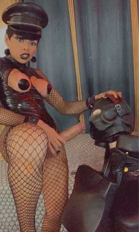 Paula Minaj — 6 / 12
