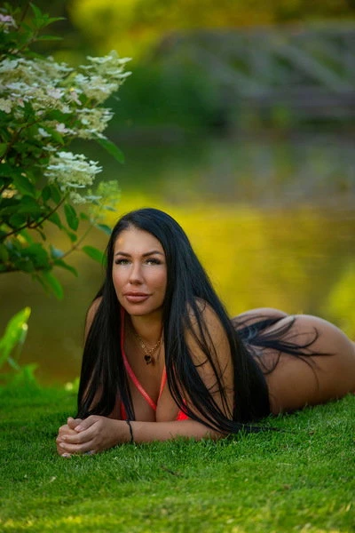 Alis Im Studio Royal — 5 / 7