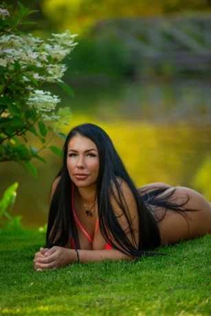 Alis Im Studio Royal — 5 / 7