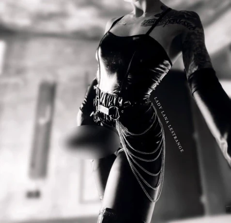 Domina Lady Lestrange — 7 / 10