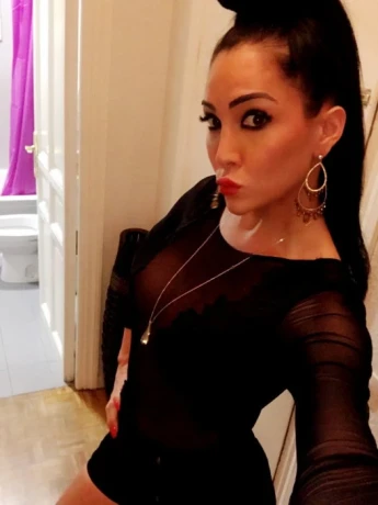 Kim Petras — 8 / 14