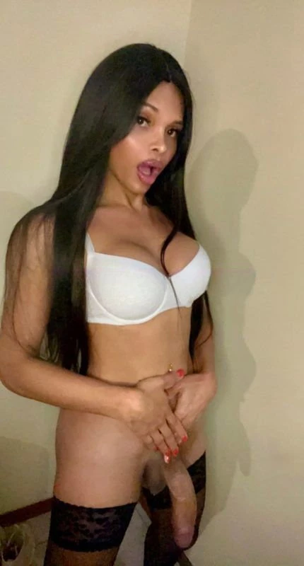 Aghata Veras — 9 / 10