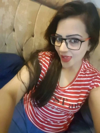 Sumbal Khan — 2 / 3