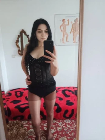 Lisa - TOP SERVICE — 1 / 4