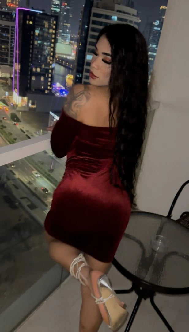 YARA KINTSCHEVS — 2 / 5