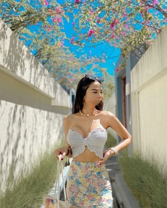 Renata — 6 / 10