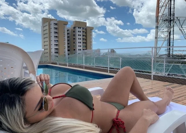 Carol Ferrari — 1 / 14