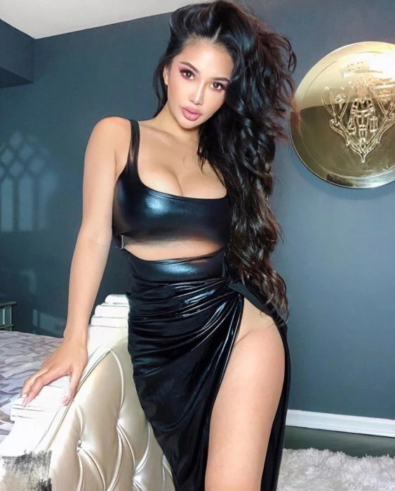 Kelly — 1 / 3